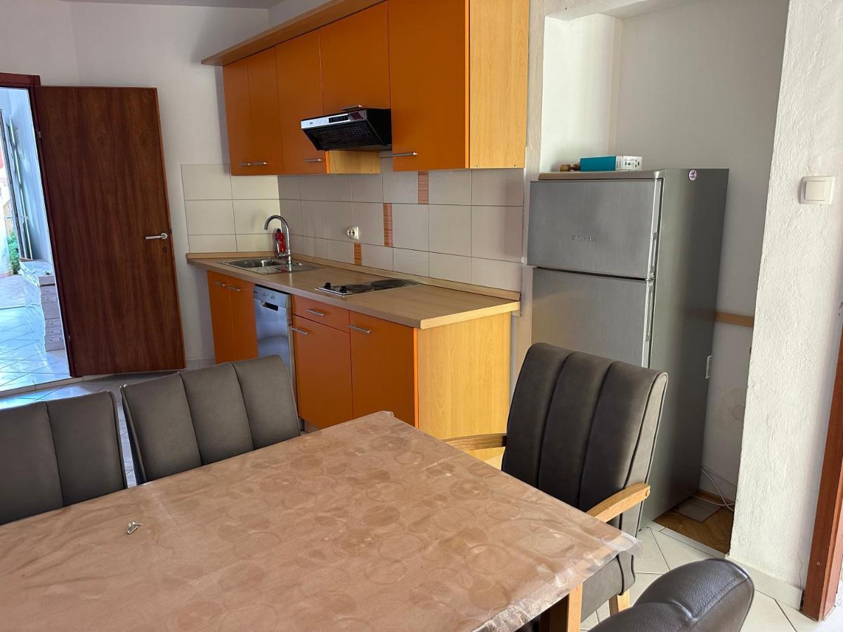 App 4 - 6 Persons Direct On The Seaside, 1St Floor Apartamento Ljubač Exterior foto